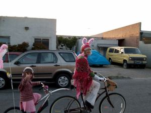 download-31 Jenessa and Olive using Olive's new Trail a Bike download-31 Jenessa and Olive using Olive's new Trail a Bike