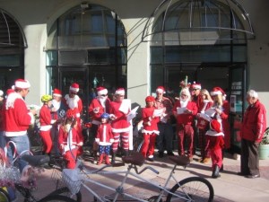 Ventucky Santacon 08 Caroling at the Artists Union
